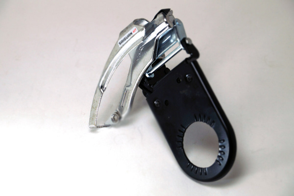 Передний переключатель SUN RUN QD-70,на каретку, верх.тяга